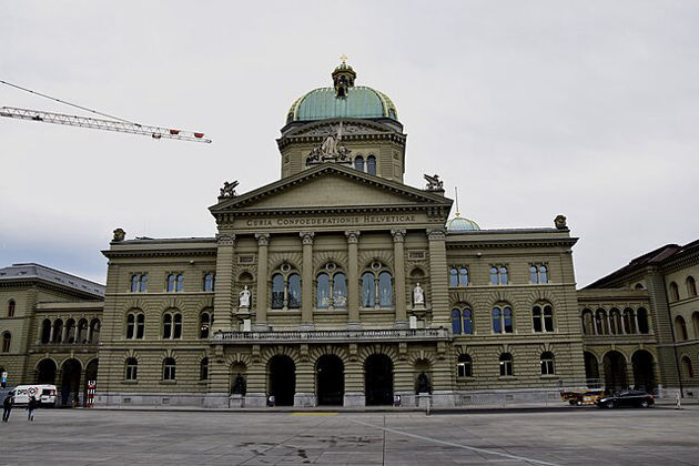 Resounding ‘no’ by Swiss voters to citizen service, inheritance tax