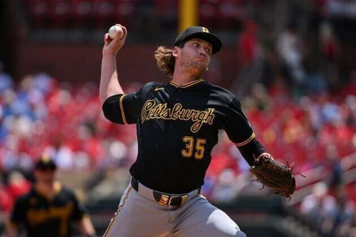 Braxton Ashcraft, Pirates hold down Cardinals