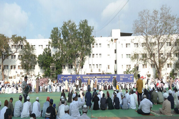 Andhra: Thousands gather for Eid prayers in Vijayawada