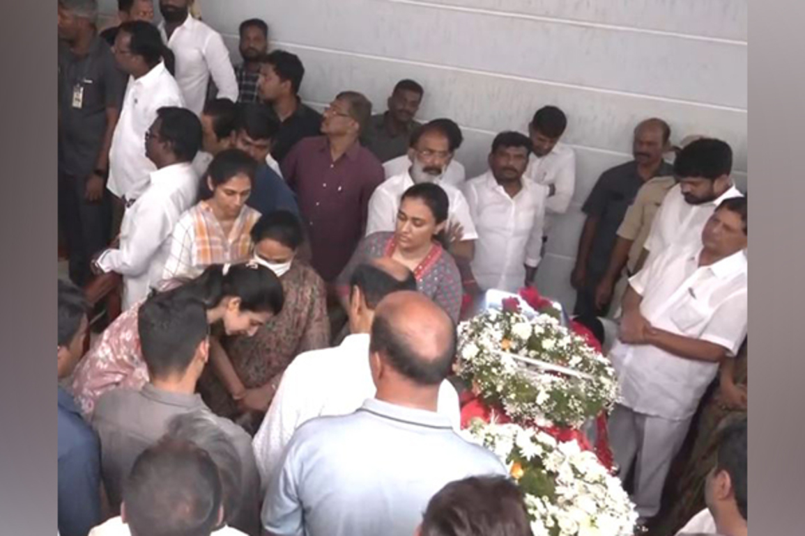 Hyderabad: Political leaders across party lines pay tribute to BRS MLA Maganti Gopinath