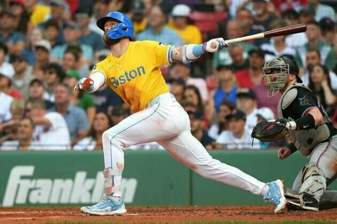 Trevor Story's homer propels Red Sox past Marlins