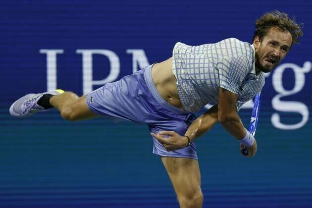 Daniil Medvedev has another run-in with official in Beijing