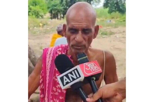 "Everyone was watching how he was killed": Father of Bharat Bhushan Tiwari seeks justice