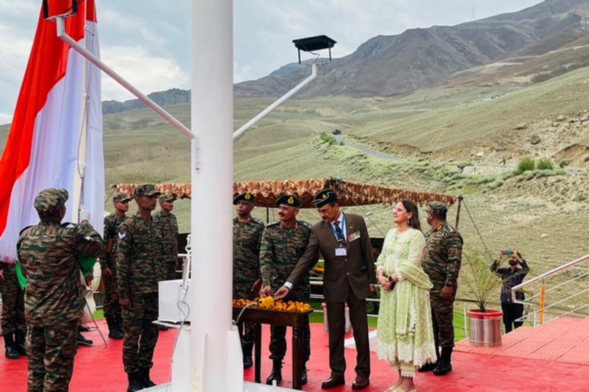 A tribute to soldiers, a message to Pakistan: Indian Army hoists Tricolour 72-feet high in Drass
