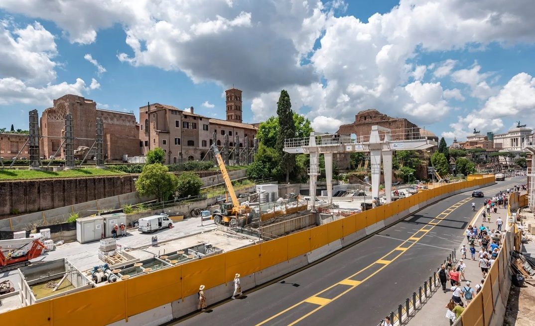 The large hydro-milling machine of the to-be Venezia Station, in the heart of Rome, has completed the construction of the panels of the first phase of the project