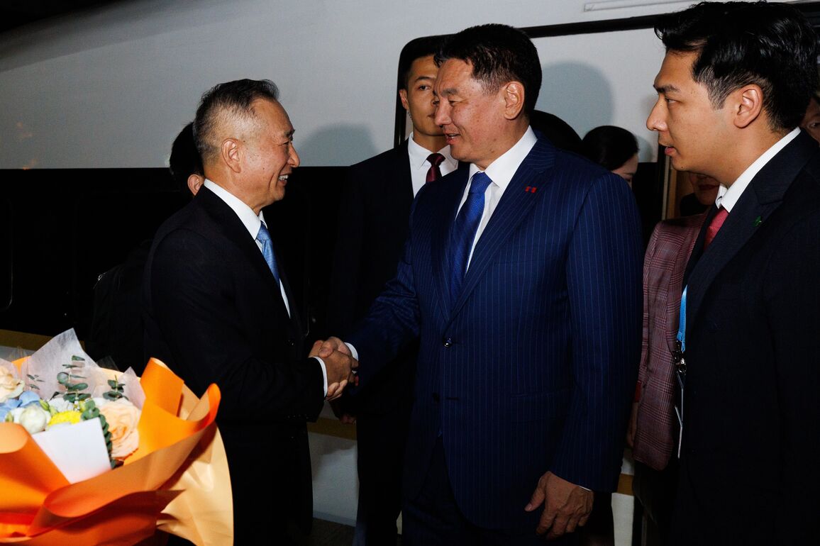 CHINA-BEIJING-MONGOLIAN PRESIDENT-ARRIVAL (CN)