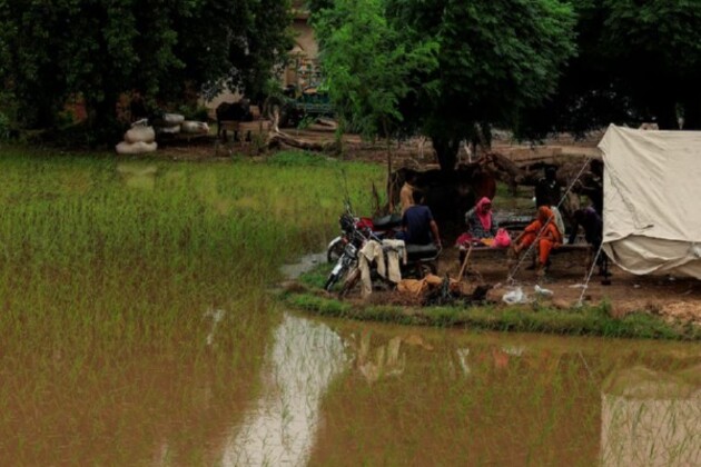 Aid pours in as floods wreck northern Pakistan
