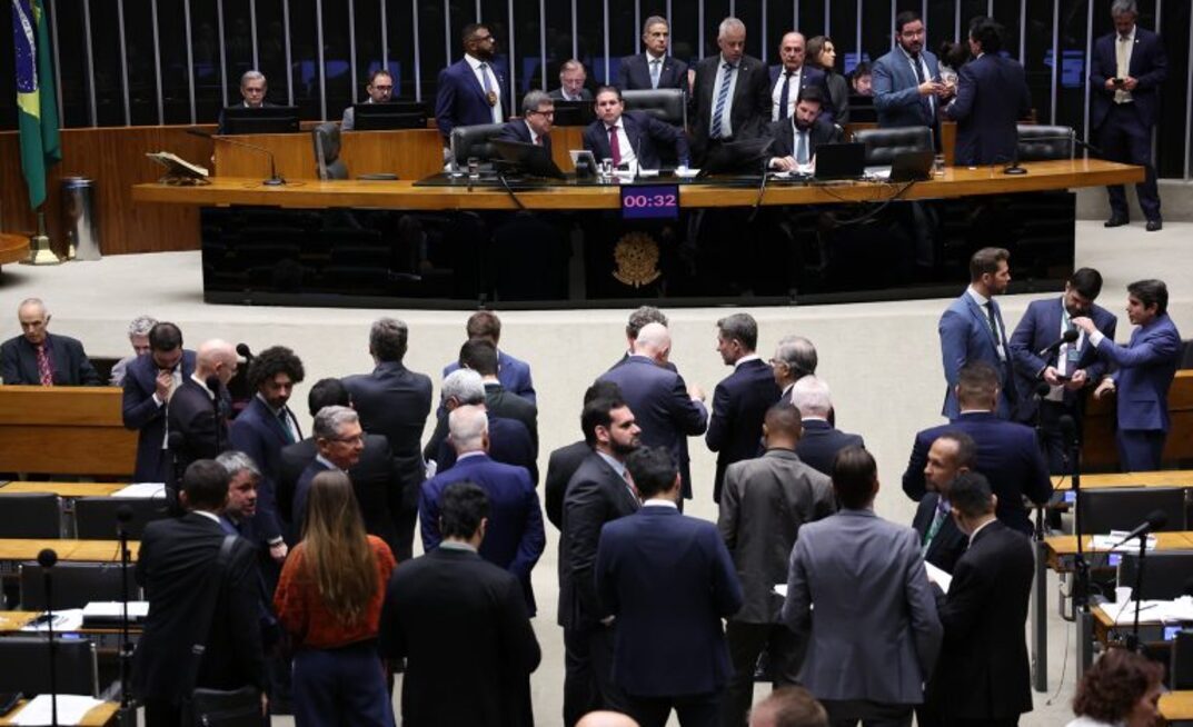 Plenário da Câmara vota PNMCE