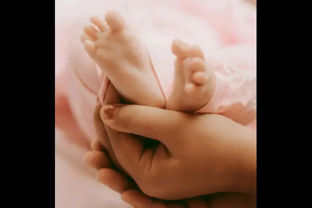 China to mandate epidurals in hospitals to boost birth rate