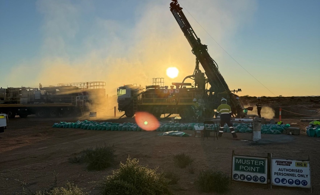 Aurenne backs Ballard fundraising