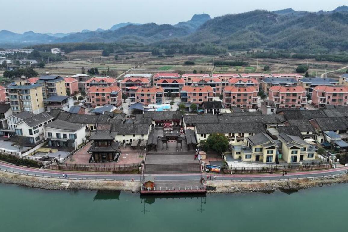 Economy&Life | Renovation drips vitality into historic district in C China's Chenzhou
