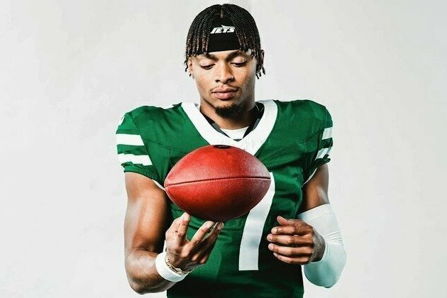 Justin Fields: An Explosive Player Ready to 'Turn It Up a Notch'