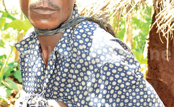 Omu kubasajja agambibwa okubeera omusezi nga yeesibye amagumba g'abafu mu kiwato Omu kubasajja agambibwa okubeera omusezi nga yeesibye amagumba g'abafu mu kiwato