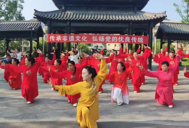 "She-power" lights up China's cultural heritage preservation