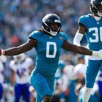 Reports: Panthers make big moves, signing Devin Lloyd, Jaelen Phillips