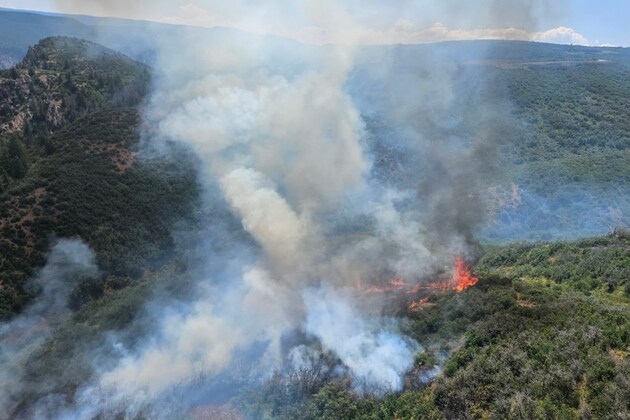 Colorado wildfires- Fires burning on thousands of acres in west