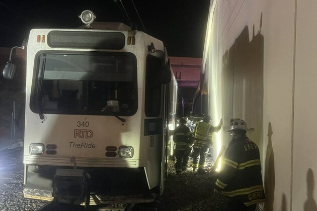 1 dead in crash involving RTD light rail train along I-25 in Lone Tree