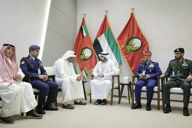 Hamdan bin Mohammed meets with Kuwaiti Minister of Defence on sidelines of IDEX 2025