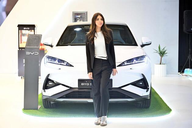 Mideast in Pictures: Chinese electric vehicles draw attention at auto show in Kuwait