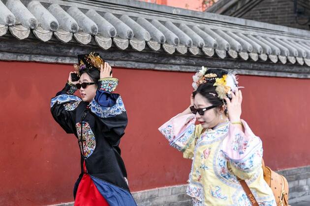 Fierce gales sweep northern China