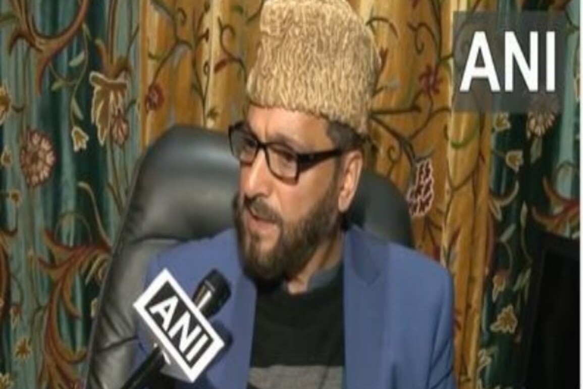 "Betrayal of Muslims": Grand Mufti of J-K on Waqf Bill