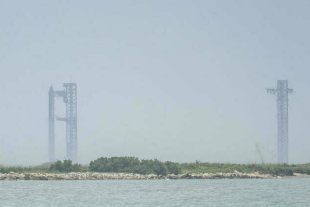 SpaceX launches Starship on test flight for Mars colonisation plans