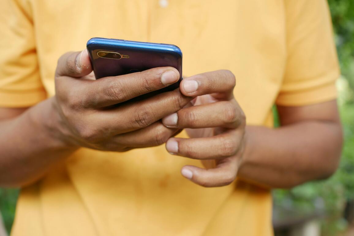 Deal could save 300 million euros each as Italy accelerates 5G rollout
