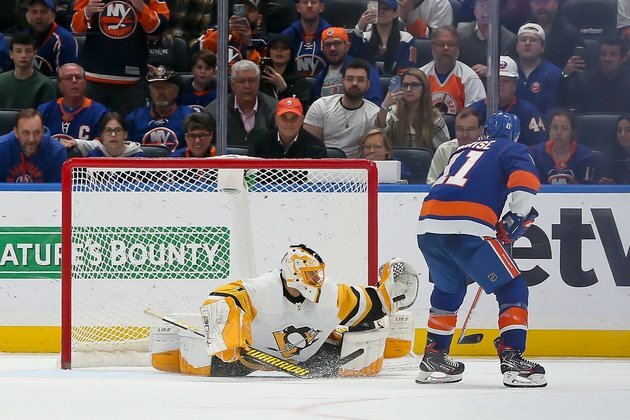 Penguins top Isles to seal 16th straight playoff berth