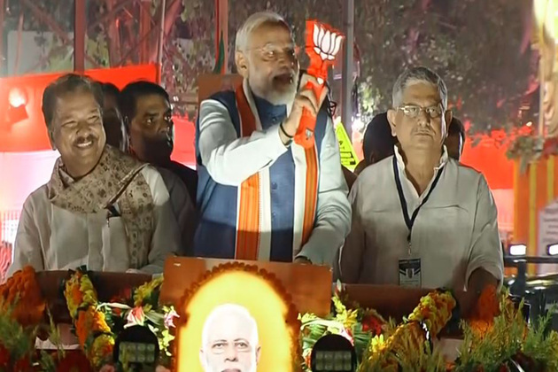 Bihar polls: PM Modi holds road show in Patna, CM Nitish Kumar absent