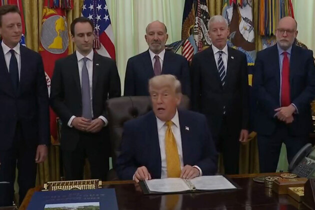 Trump signs executive orders on Quantum technology; targets 5-year breakthrough