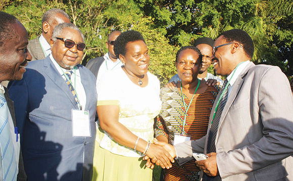 Minisita Mutuuzo ng'alamusa ku pulofeesa Cypriene Niyomugabo atwala ekitongole ekivunaanyizibwa ku Kinyarwanda. Amuddiridde ye Margaret Nankinga ow'akakiiko ka Luganda, Lusoga, Lugwere. Ate ku ddyo ye Dr. Adam Kimala ne Prof. Sammy Chumubow okuva e Cameroon ng'ono y'akulira akakiiko k'ebyekikugu mu ACALAN. Minisita Mutuuzo ng'alamusa ku pulofeesa Cypriene Niyomugabo atwala ekitongole ekivunaanyizibwa ku Kinyarwanda. Amuddiridde ye Margaret Nankinga ow'akakiiko ka Luganda, Lusoga, Lugwere. Ate ku ddyo ye Dr. Adam Kimala ne Prof. Sammy Chumubow okuva e Cameroon ng'ono y'akulira akakiiko k'ebyekikugu mu ACALAN.