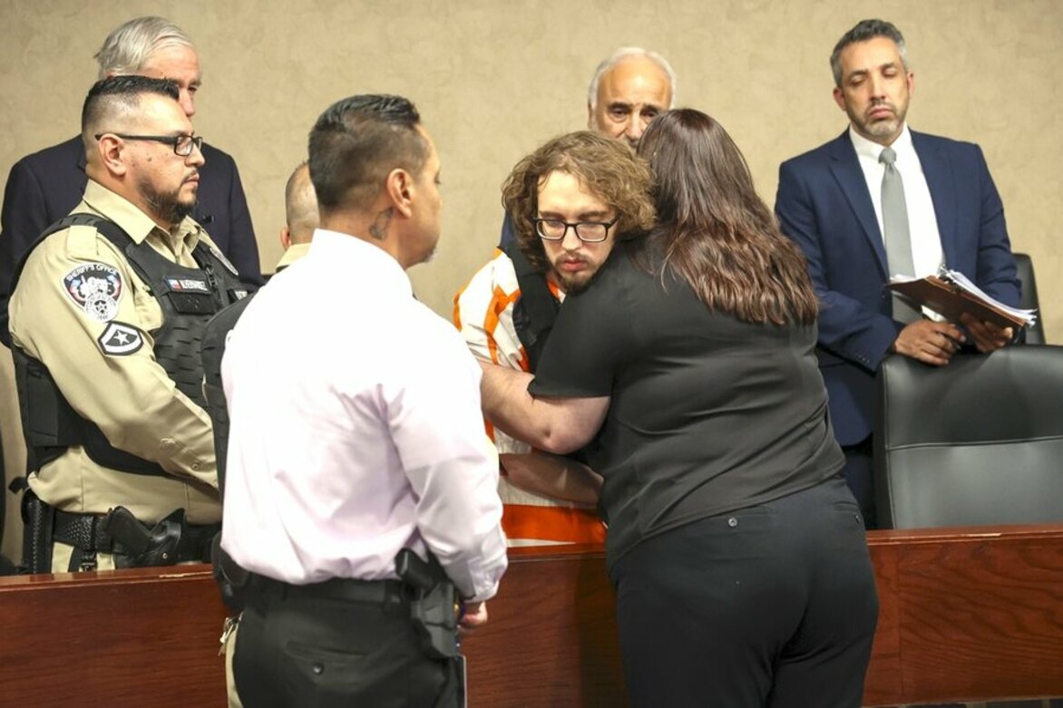 Hugs of mercy in a Texas courtroom