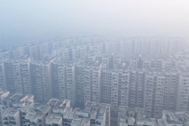 Delhi wakes up to biting cold and 'very poor' air quality, overall AQI at 357