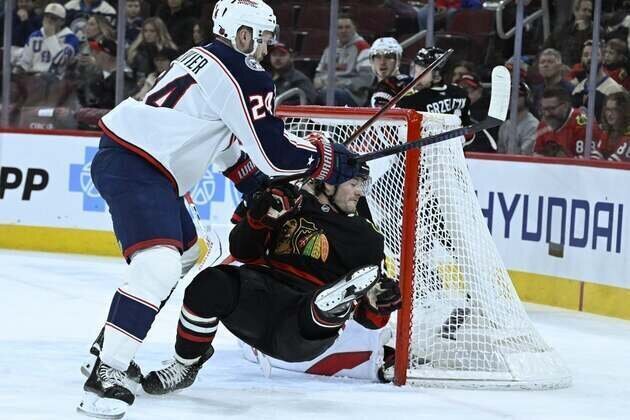 Charlie Coyle's hat trick boosts Blue Jackets past Blackhawks