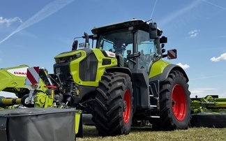 Claas sets out its market ambition with new Axion 8 range