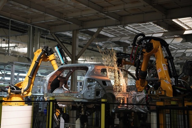 China's industrial robots reshape smart manufacturing
