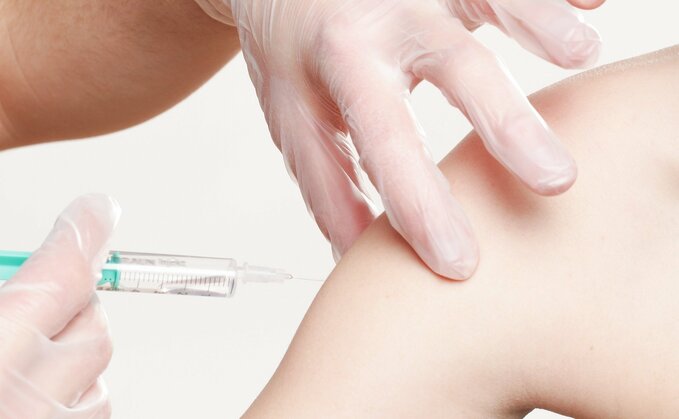 Google demands staff vaccination, Apple delays return to office indefinitely Google demands staff vaccination, Apple delays return to office indefinitely