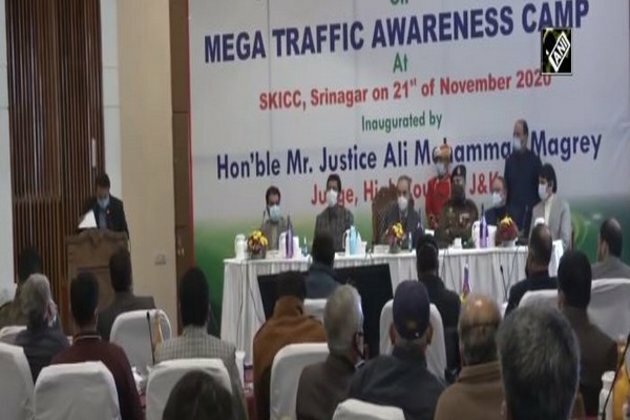 Administration organises mega traffic awareness camp in Srinagar