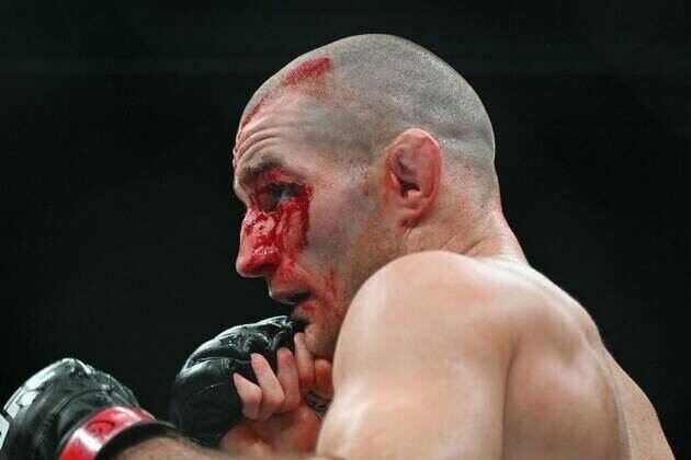 Khamzat Chimaev aims to dethrone Dricus du Plessis at UFC 319