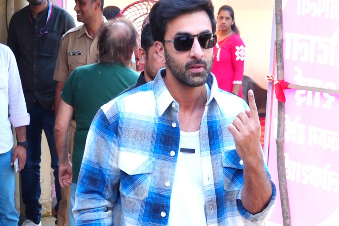 Ranbir Kapoor proudly flaunts his inked finger after casting vote