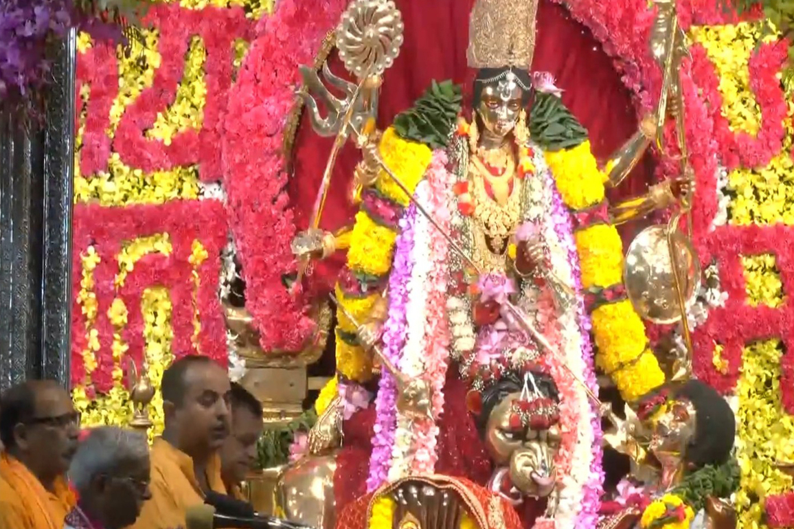 Navratri celebrations: Aarti held at Shree Adya Katyayani Shaktipeeth Mandir in Chhatarpur