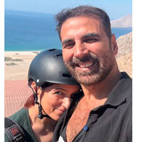 Twinkle Khanna, Akshay Kumar paraglides to celebrate their 25th marriage anniversary in style