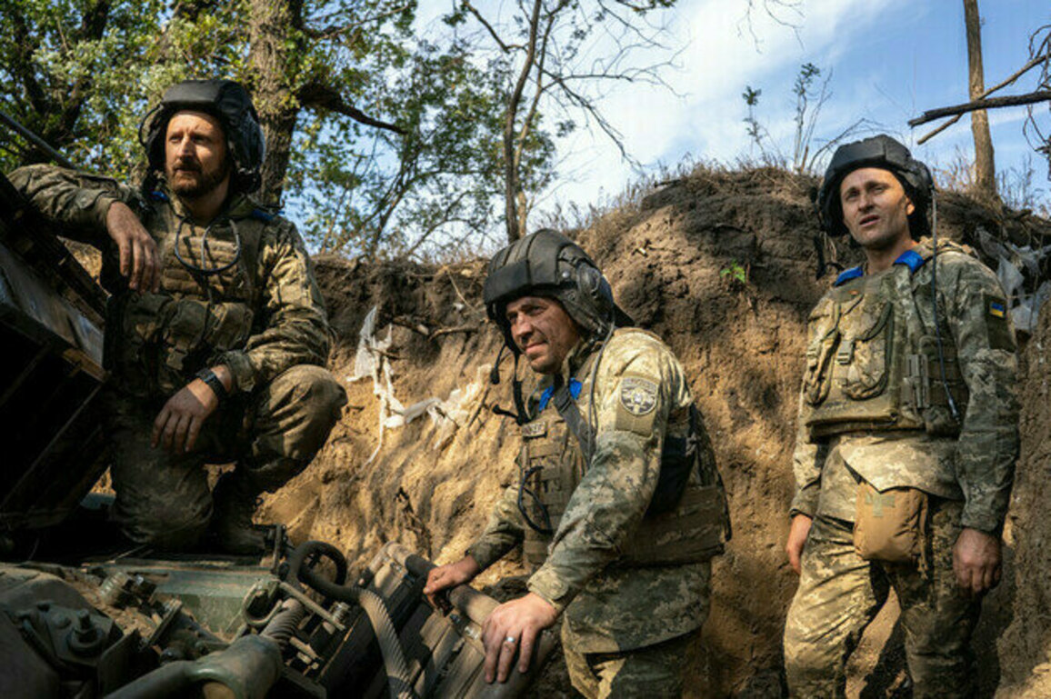 Ukrainian military plagued by rigid Soviet-style leadership  WSJ