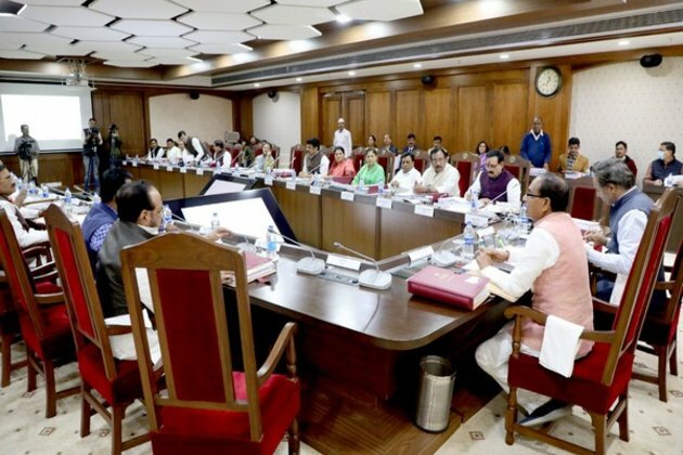 MP CM Chouhan congratulates state fisheries federation for receiving national award