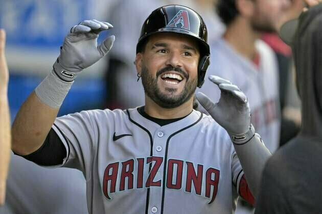 Diamondbacks not acting like sellers, face injury-riddled Astros