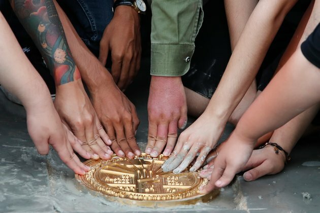 Thai Protesters Challenge Monarchy with Symbolic Plaque