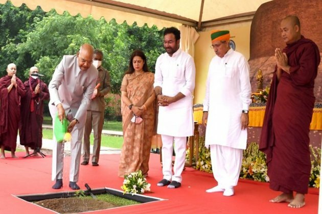 President Kovind plants sapling of Bodhi tree