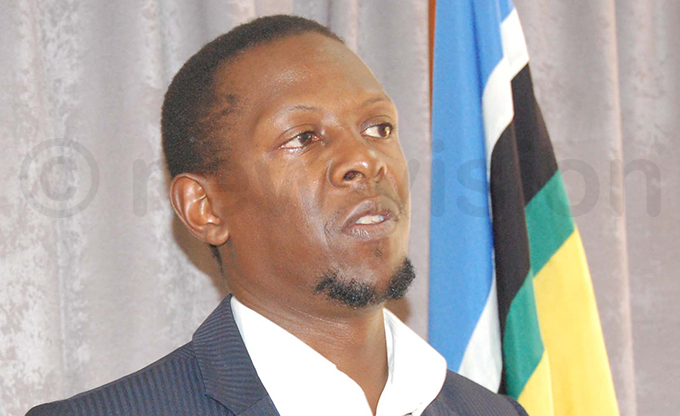 ganda edia entres subi iwanuka addressing the media during a cabinet briefing at the entre hoto by ylvia atushabe