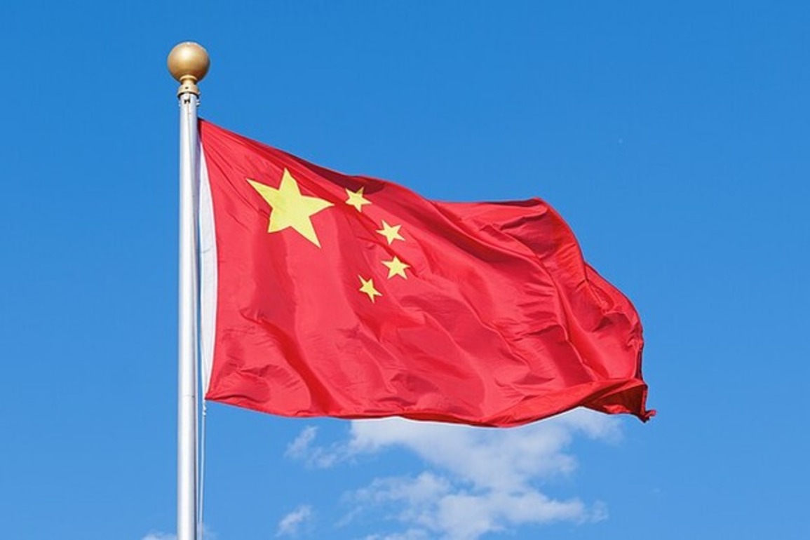 China AI draws global capital as US valuations fuel bubble worries