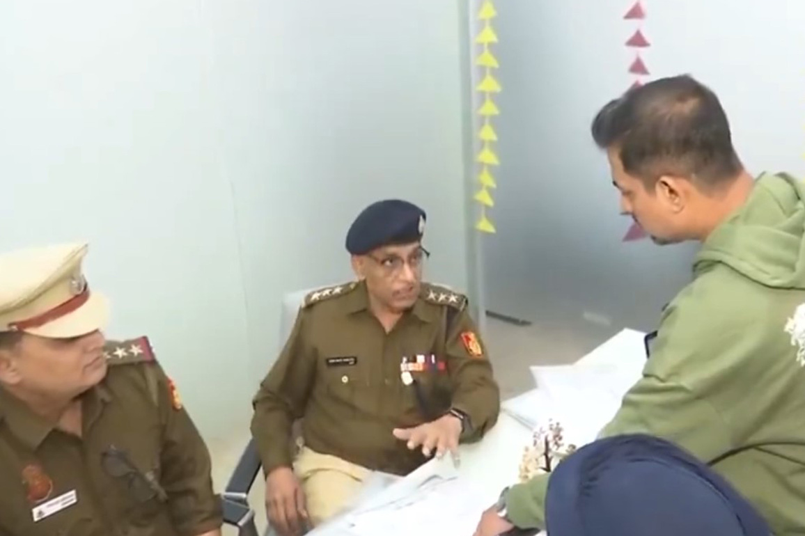 Delhi blast: Police meet car dealers to strengthen vehicle verification norms